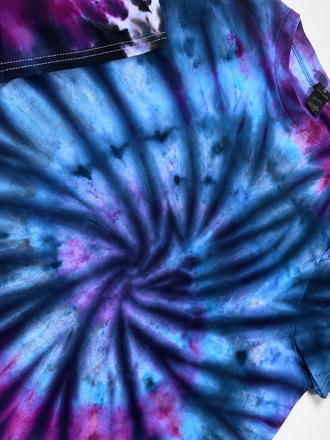 Nebula Rift Ice Dye Tee XL